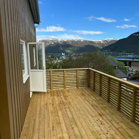 Lun بيت شباب *