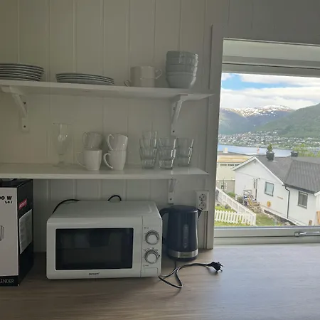 بيت شباب Lun *